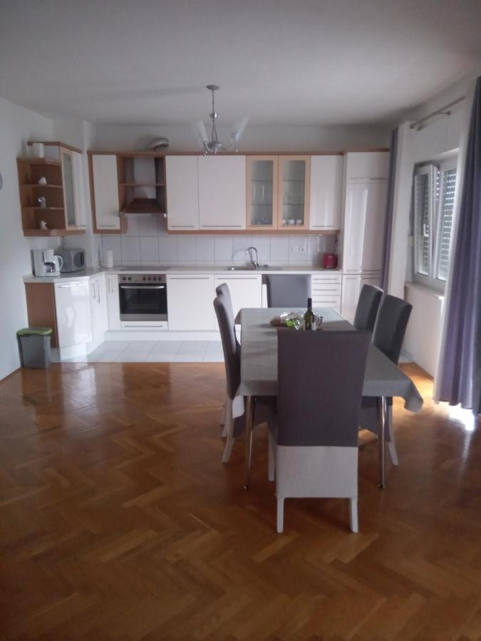 Apartman Teklic Kastela Ngoại thất bức ảnh