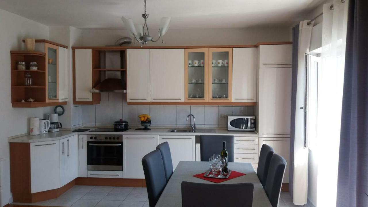 Apartman Teklic Kastela Ngoại thất bức ảnh