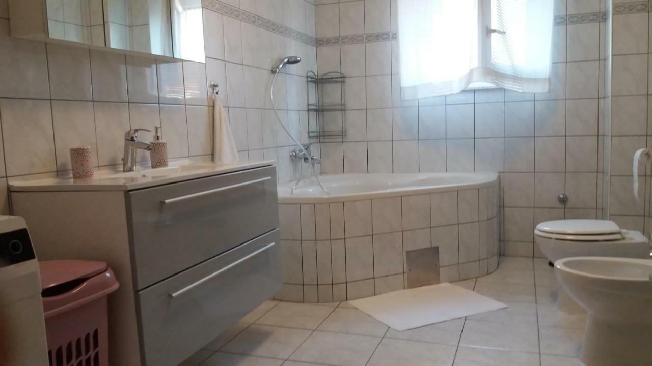 Apartman Teklic Kastela Ngoại thất bức ảnh